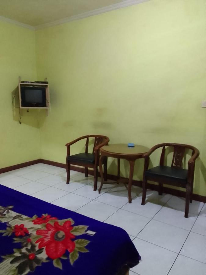 Oyo 93146 Lamin Indah Hotel Puncak Kültér fotó