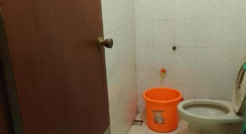 Oyo 93146 Lamin Indah Hotel Puncak Kültér fotó